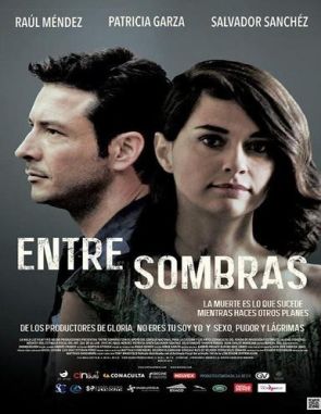 Entre sombras (2023) (Películas)