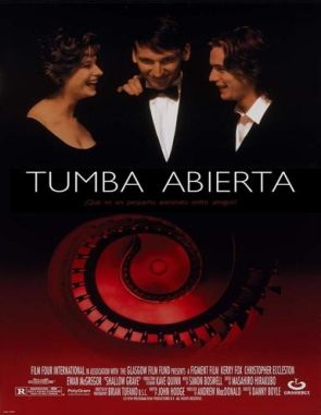 Tumba al ras de la tierra (2023) (Películas)